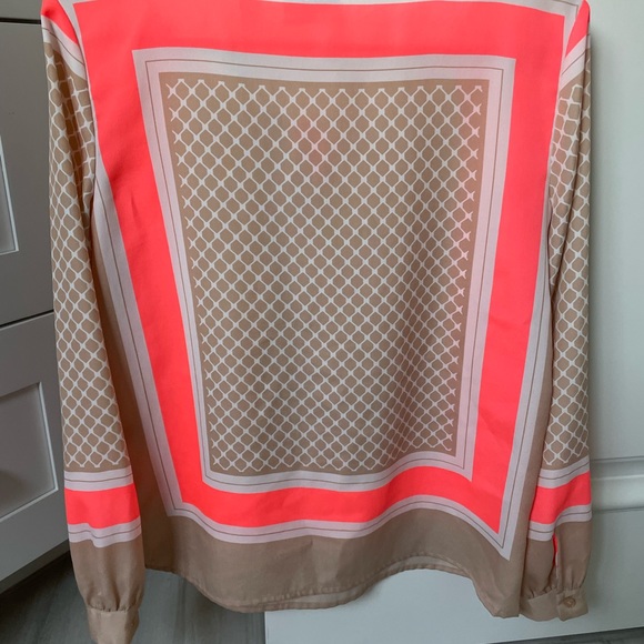 New York & Company xs top. EUC!! - Picture 4 of 4